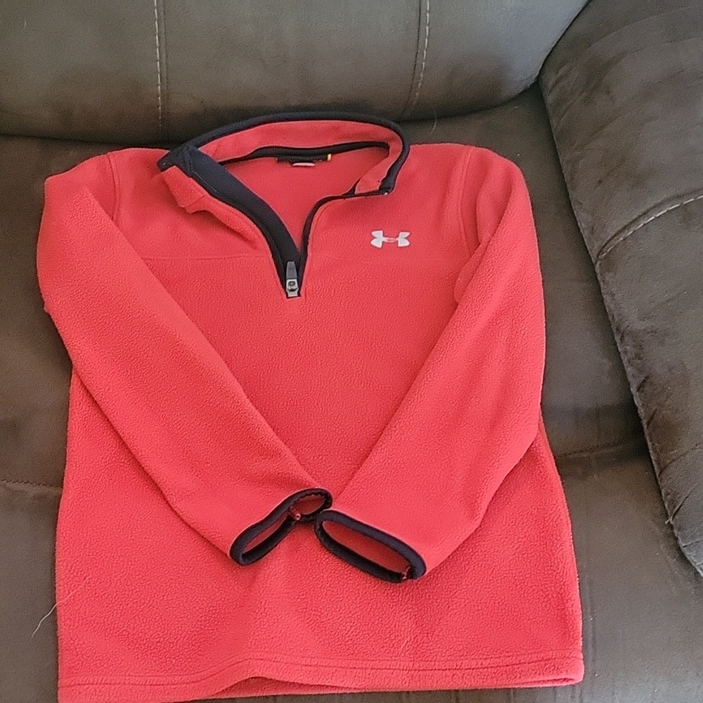 Under Armour Pull Over boys